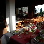 Slovakia בית הארחה